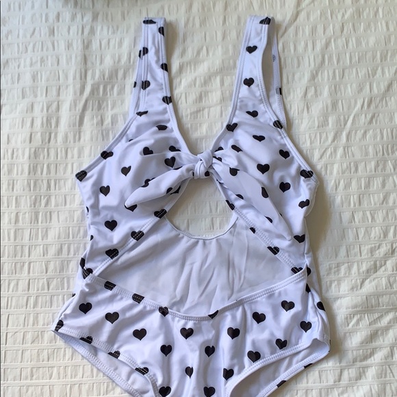 One piece bathing suit - Picture 2 of 3